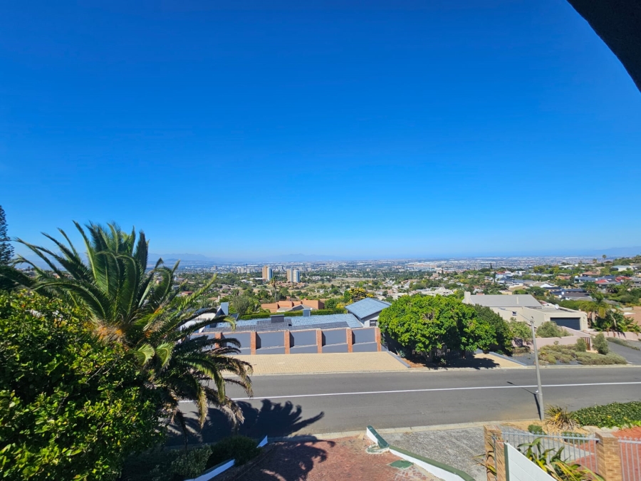 To Let 6 Bedroom Property for Rent in Loevenstein Western Cape